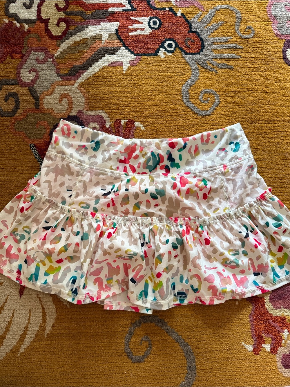 The Bubble Lifestyle! Size medium runs big. White and multi leopard